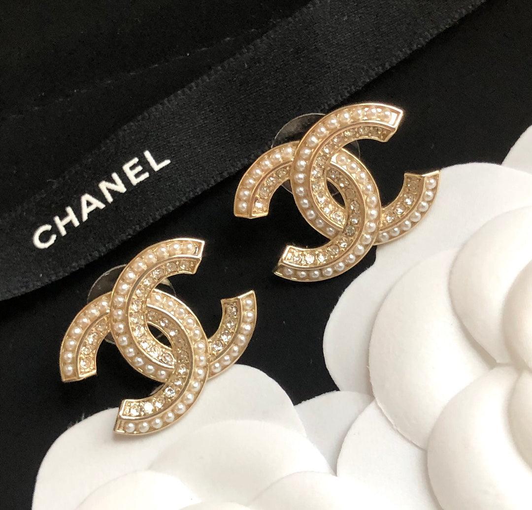 2025 Fashion CC pearl earrings