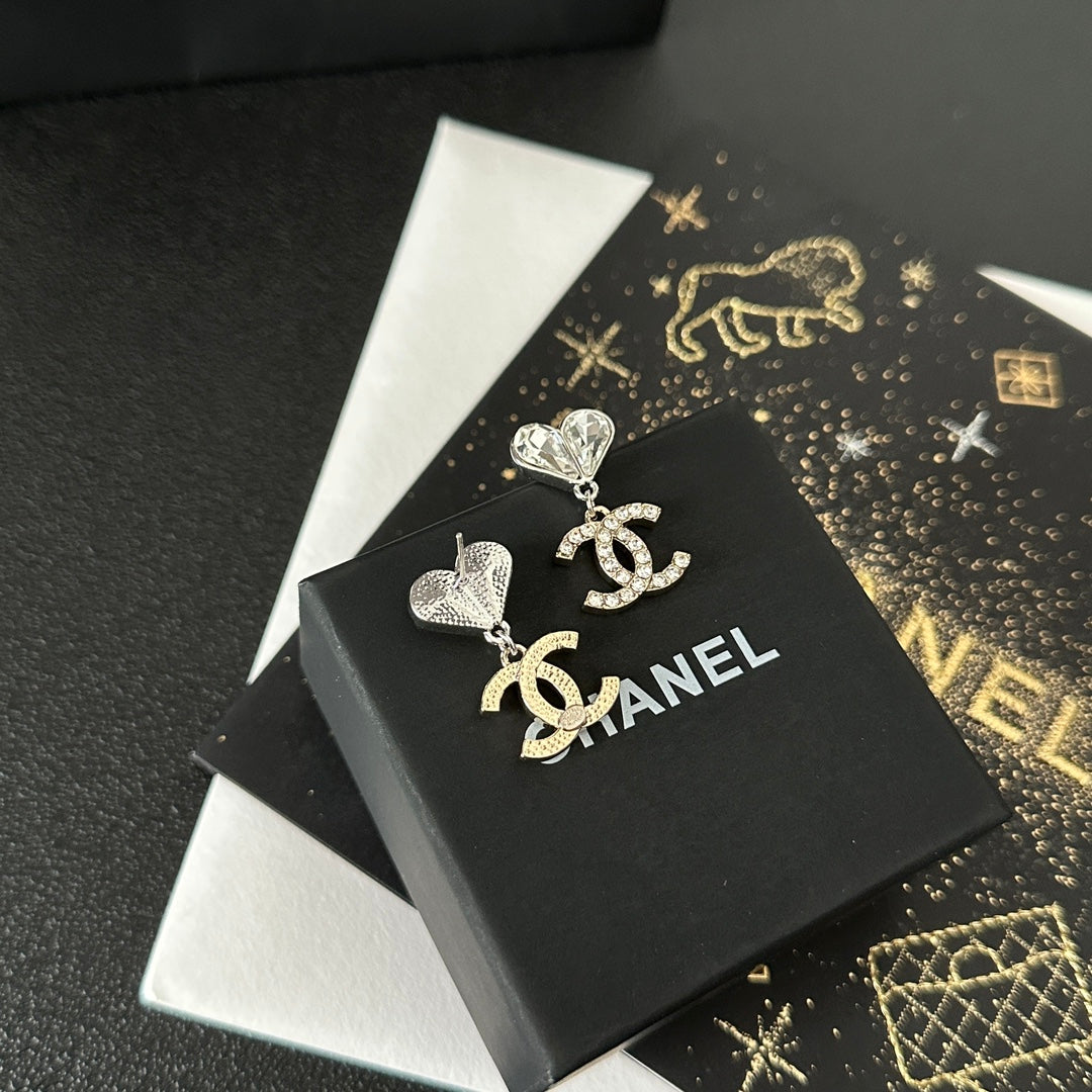 2025 Fashion heart pendant earrings