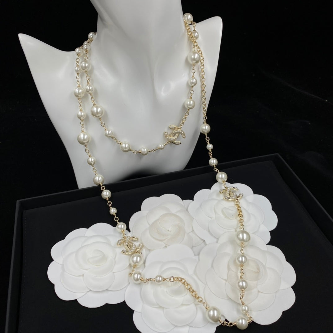 2025 Fashion Pearl Rhinestone Charm Necklace