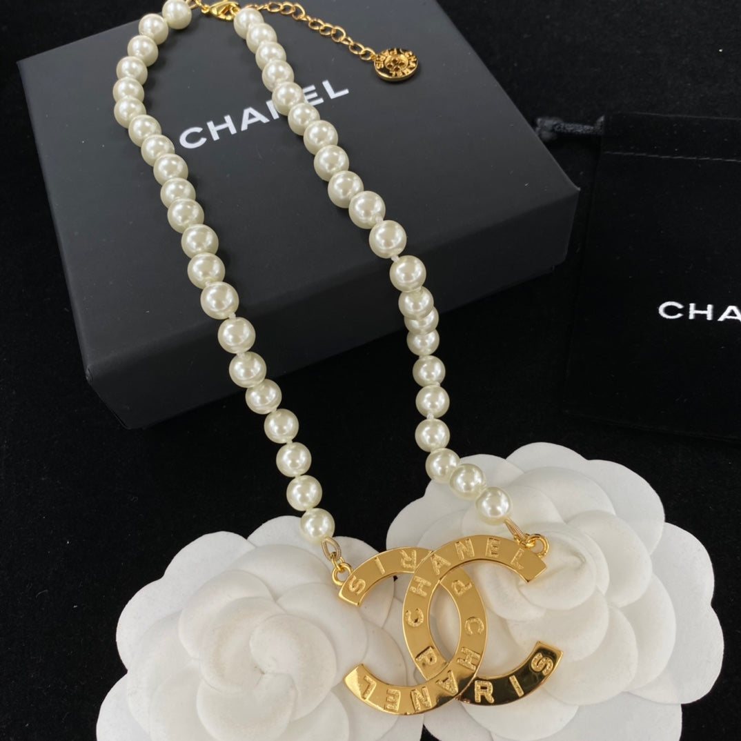 2025 Classic CC Button Pearl Charm Necklace
