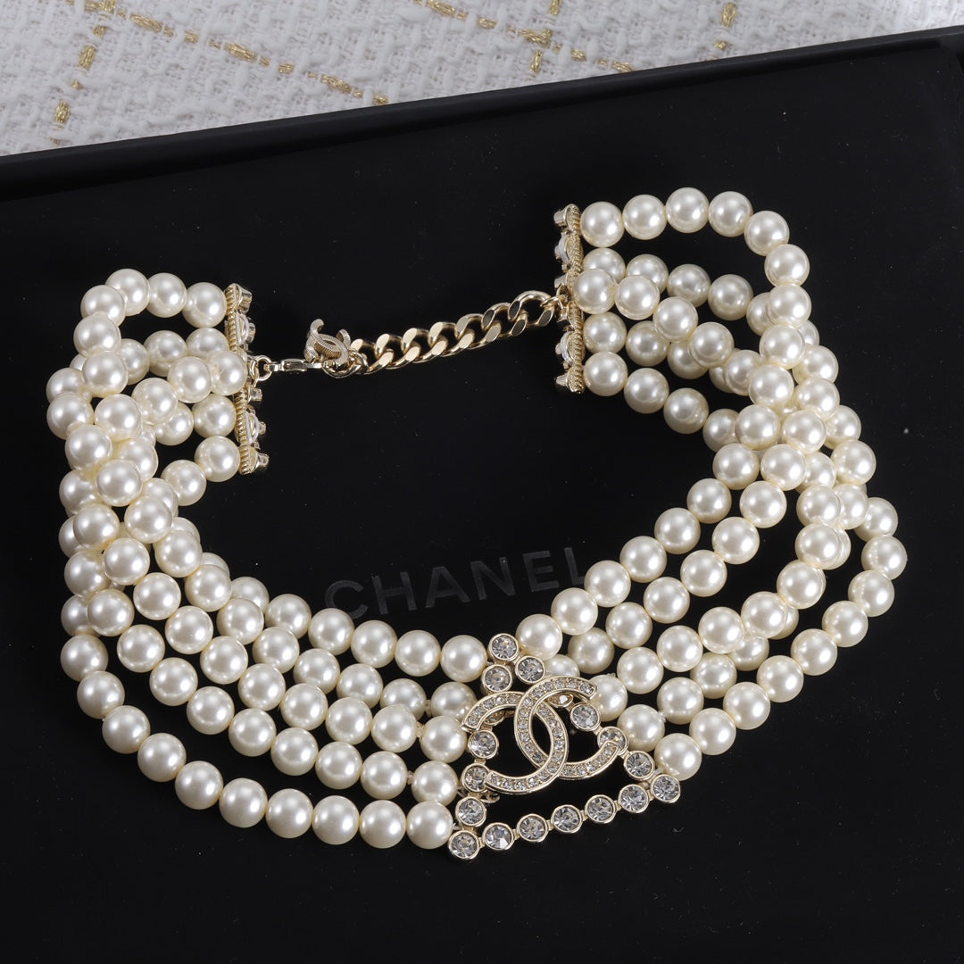 2025 Fashion CC triangle pearl necklace