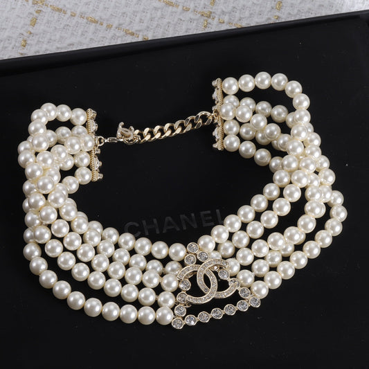 2025 Fashion CC triangle pearl necklace