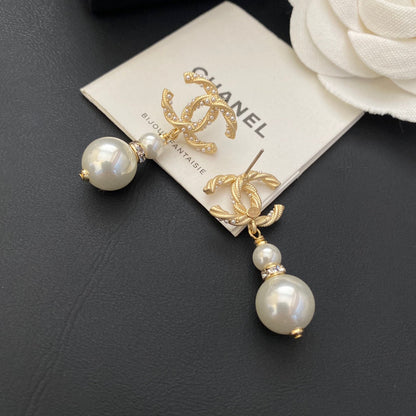 2025 Temperament Logo Letter Pearl Drop Earrings