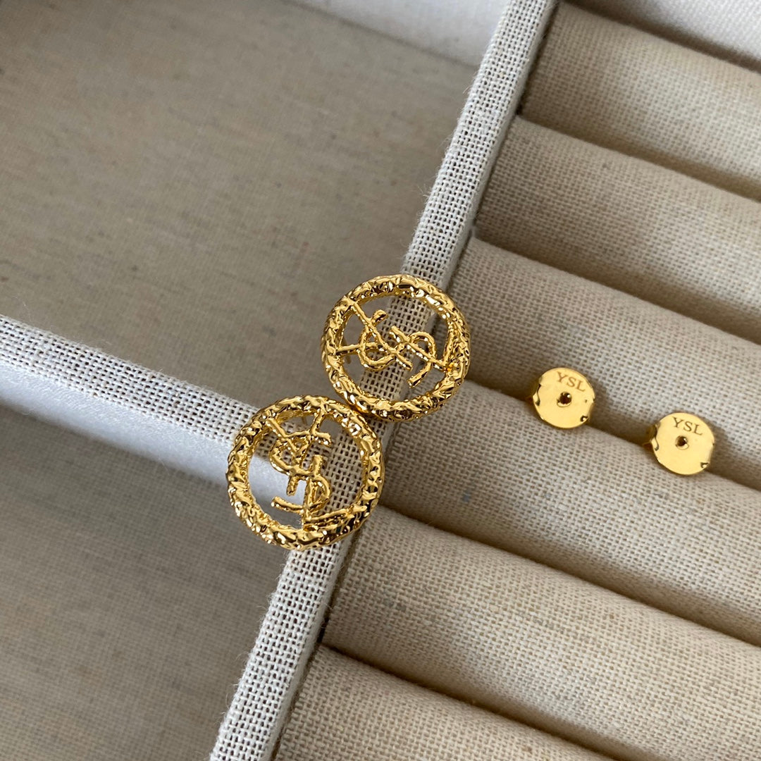 2025 Crinkle Design Round Stud Earrings