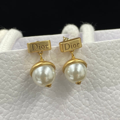 2025 Simple Pearl Drop Earrings