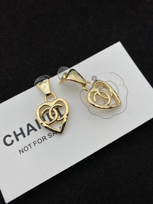 2025 Temperament Heart Hollow Earrings