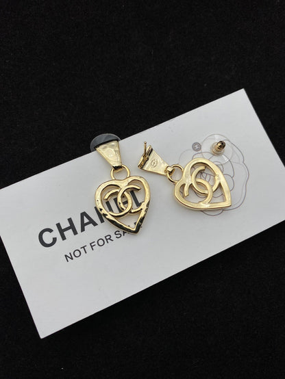 2025 Temperament Heart Hollow Earrings
