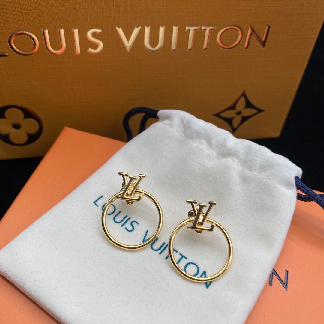 2025 Versatile Circle Letter Earrings