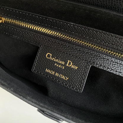 2025 Bag Classic Saddle Bag W239