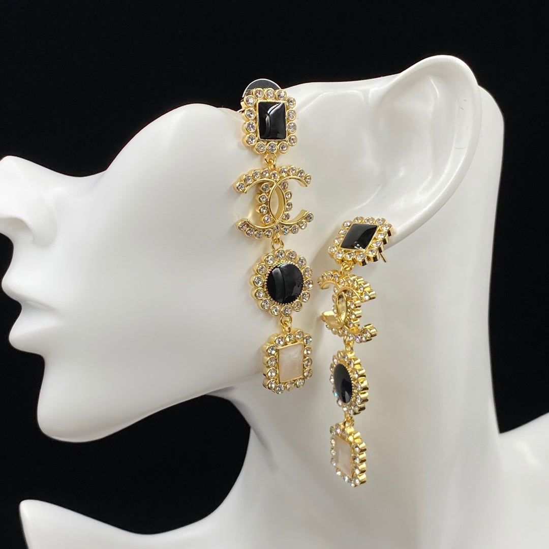 2025 Temperament Diamond Stitching Earrings