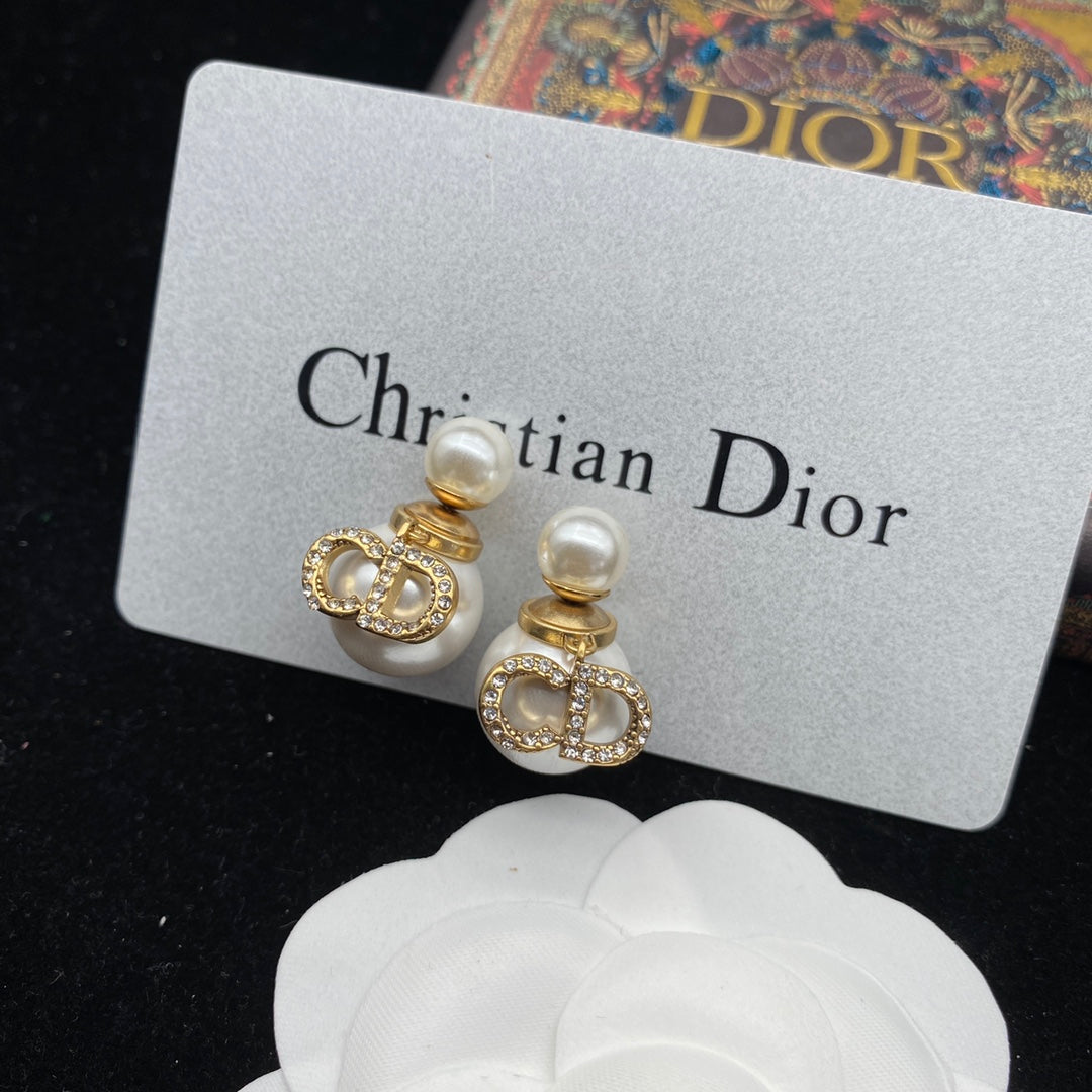 2025 Elegant Diamond Letter Pearl Earrings