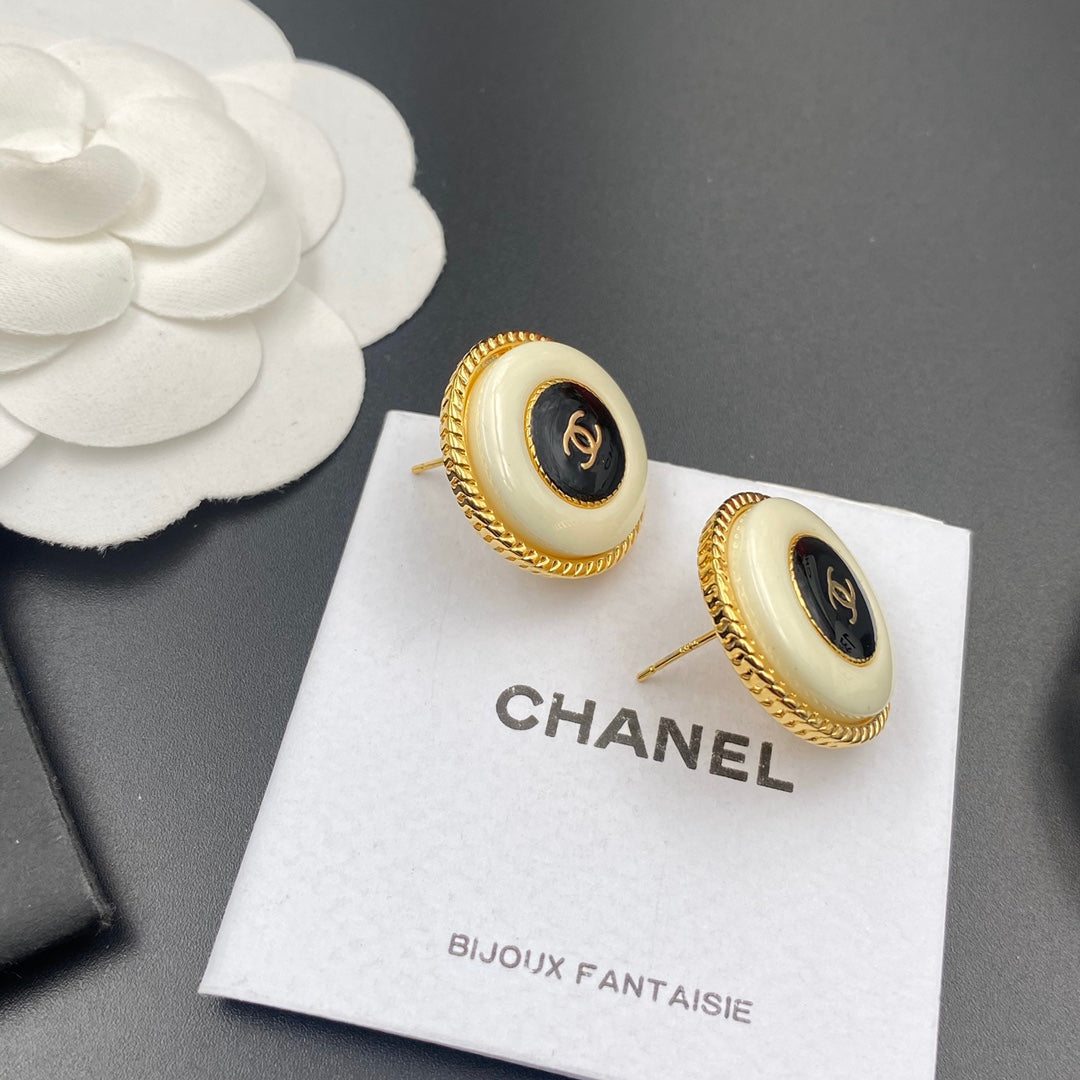 2025 Elegant Colorblock Round Stud Earrings