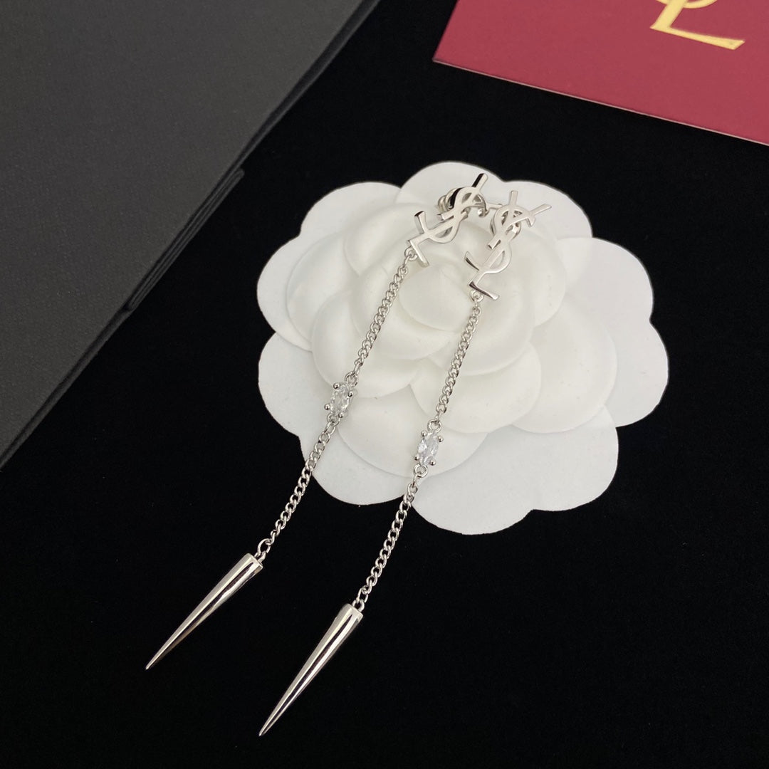 2025 Temperament Chain Logo Earrings