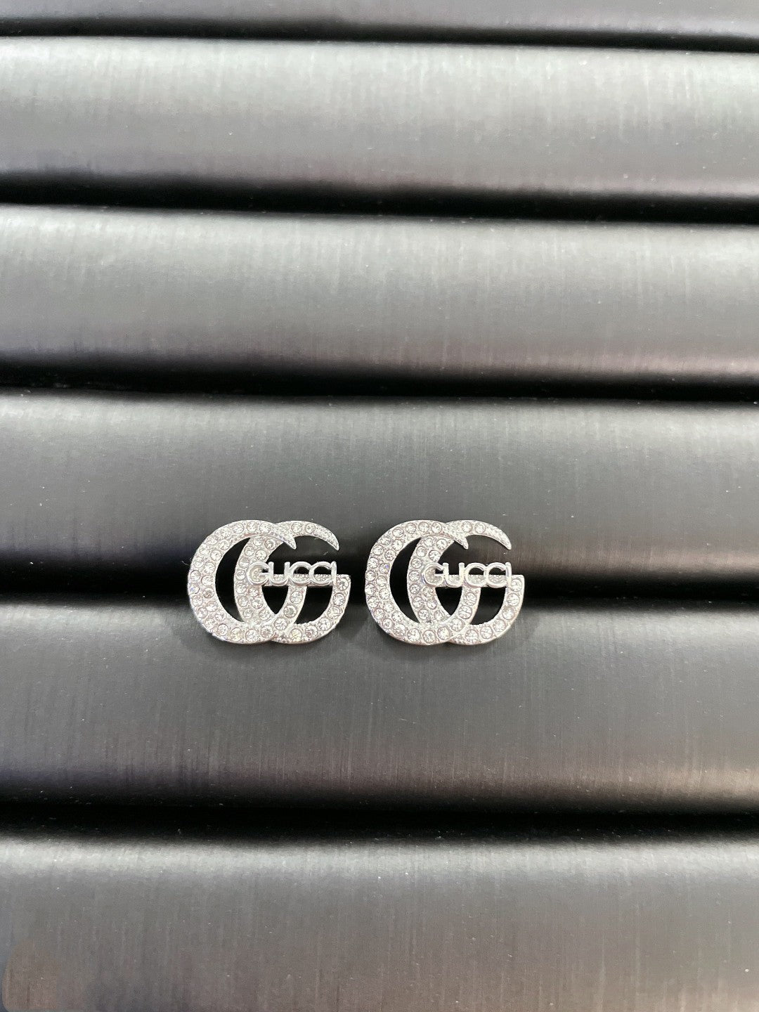 2025 Elegant Sparkling Diamond Stud Earrings