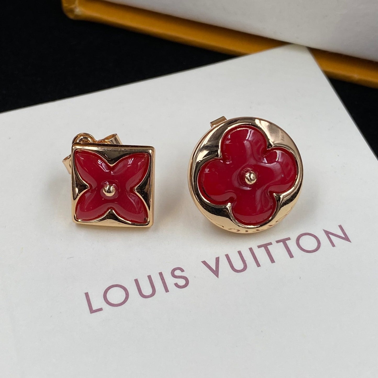 2025 Premium Resin Flower Stud Earrings