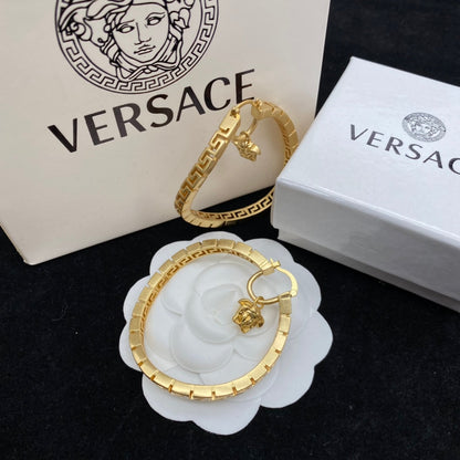 2025 Vintage Twist Design Cutout Earrings