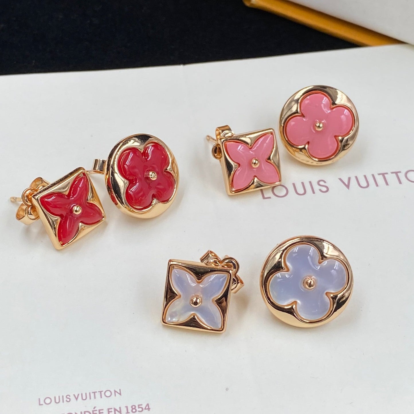 2025 Premium Resin Flower Stud Earrings