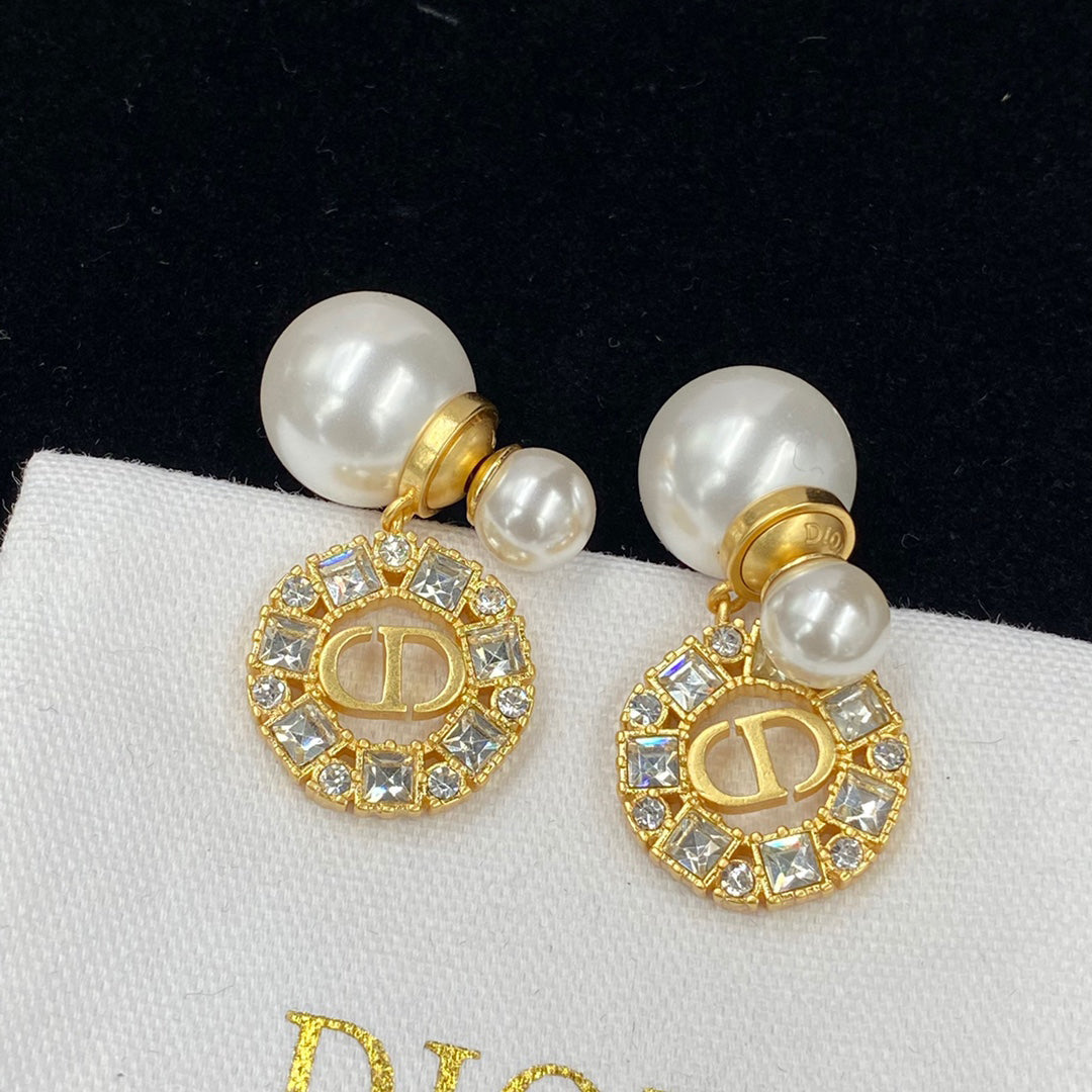 2025 Elegant Zircon Pearl Earrings