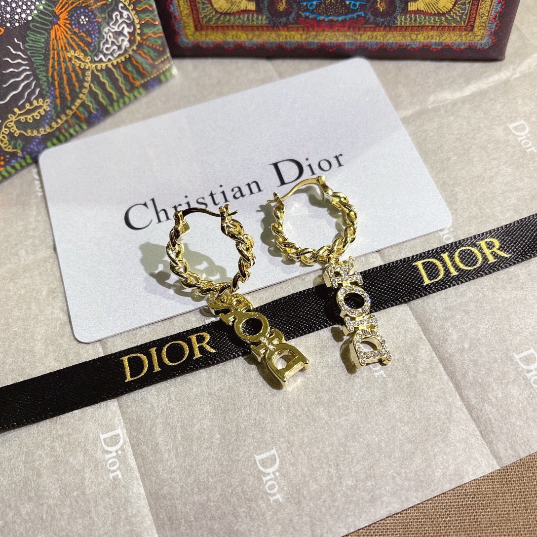 2025 Hook Diamond Earrings