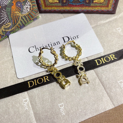 2025 Hook Diamond Earrings