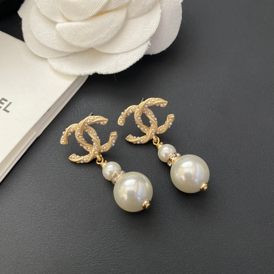 2025 Pearl Pendant Earrings