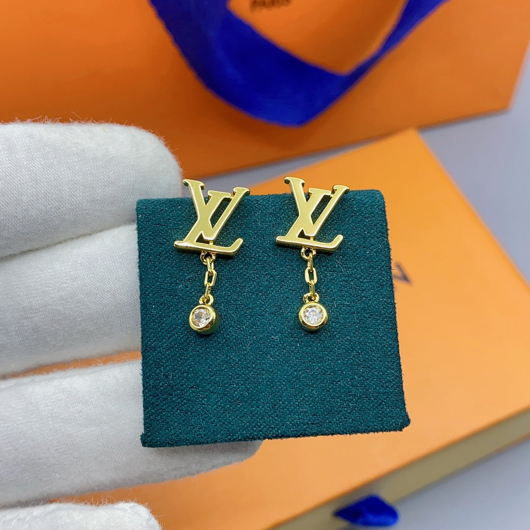 2025 Crystal Diamond Pendant Alphabet Stud Earrings