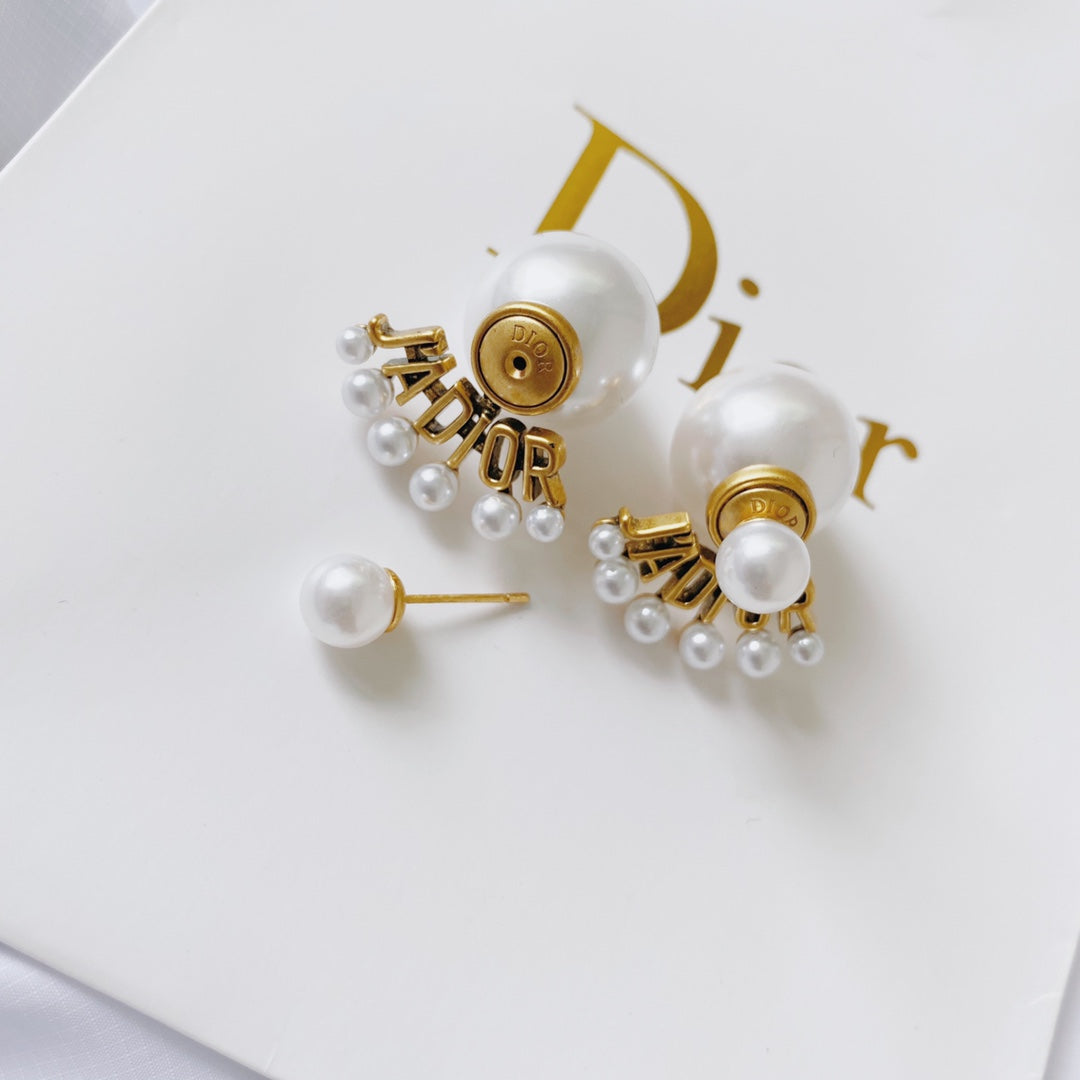2025 Vintage Pearl Letter Earrings