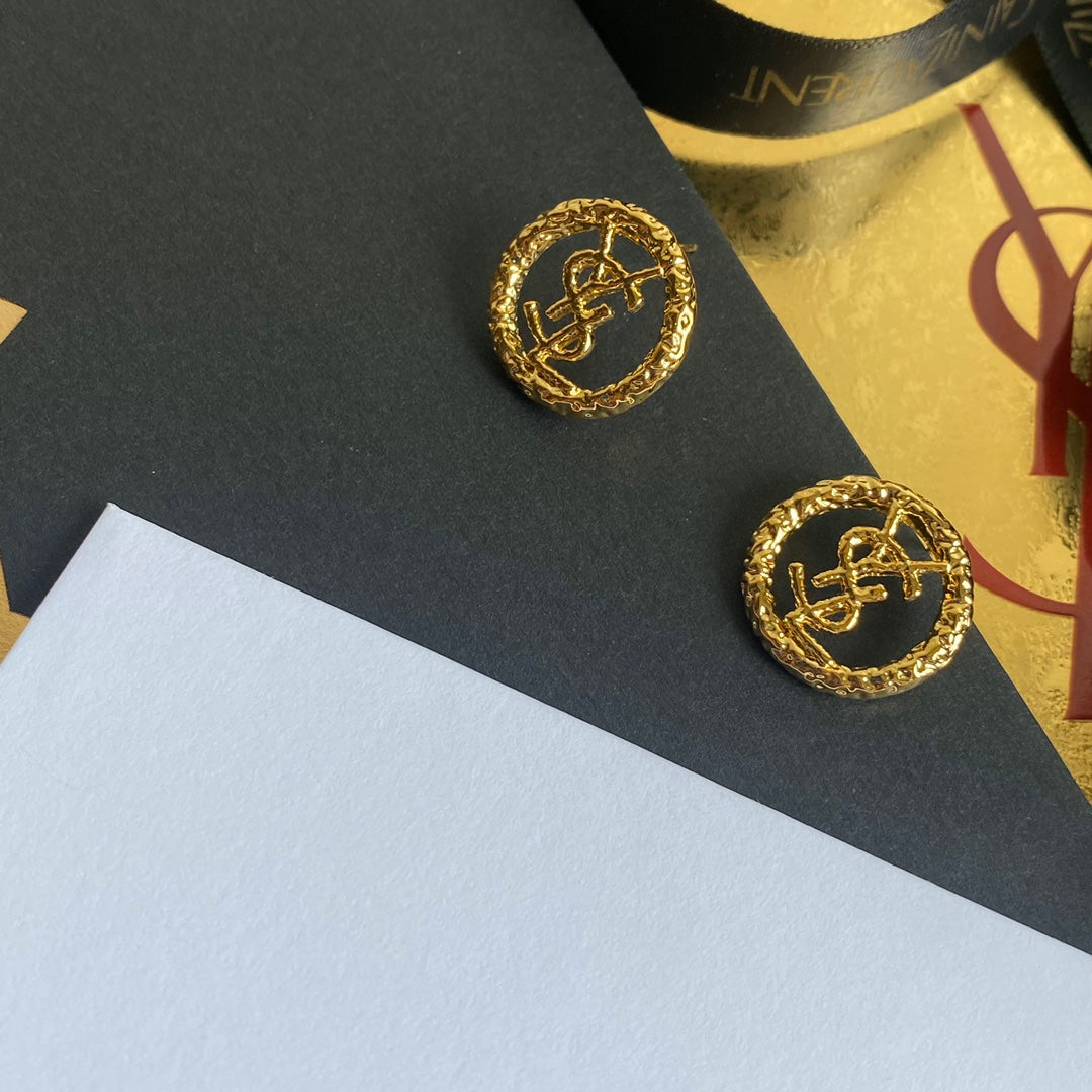 2025 Crinkle Design Round Stud Earrings