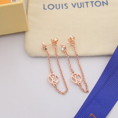 2025 Petit Asymmetric Chain Earrings