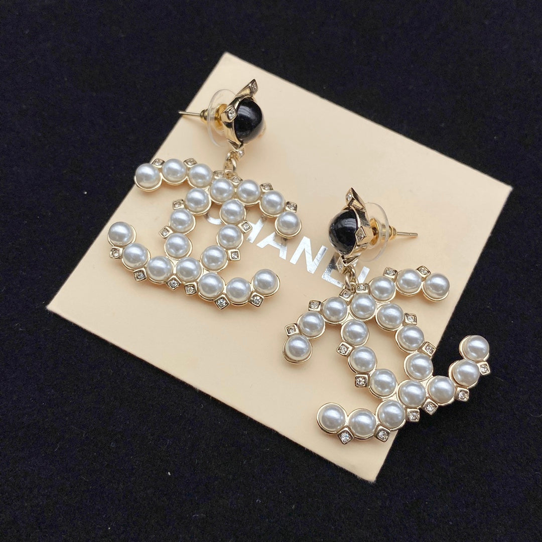 2025 Vinyl Diamond Pearl Earrings