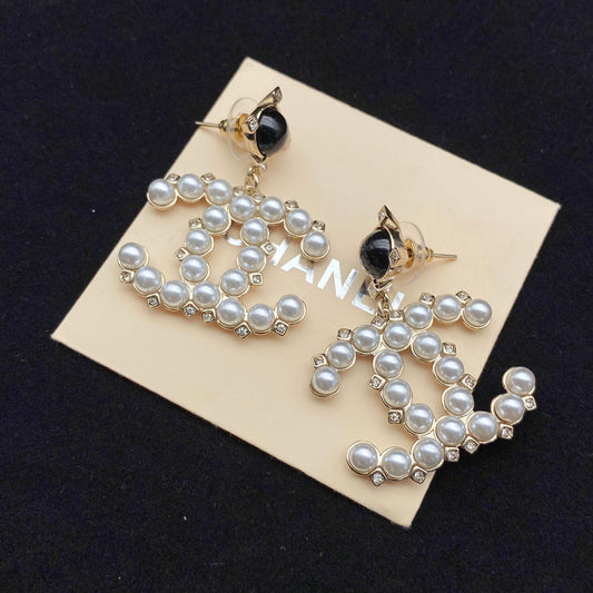 2025 Vinyl Diamond Pearl Earrings