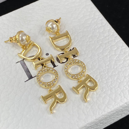 2025 Letter Drop Pearl Earrings