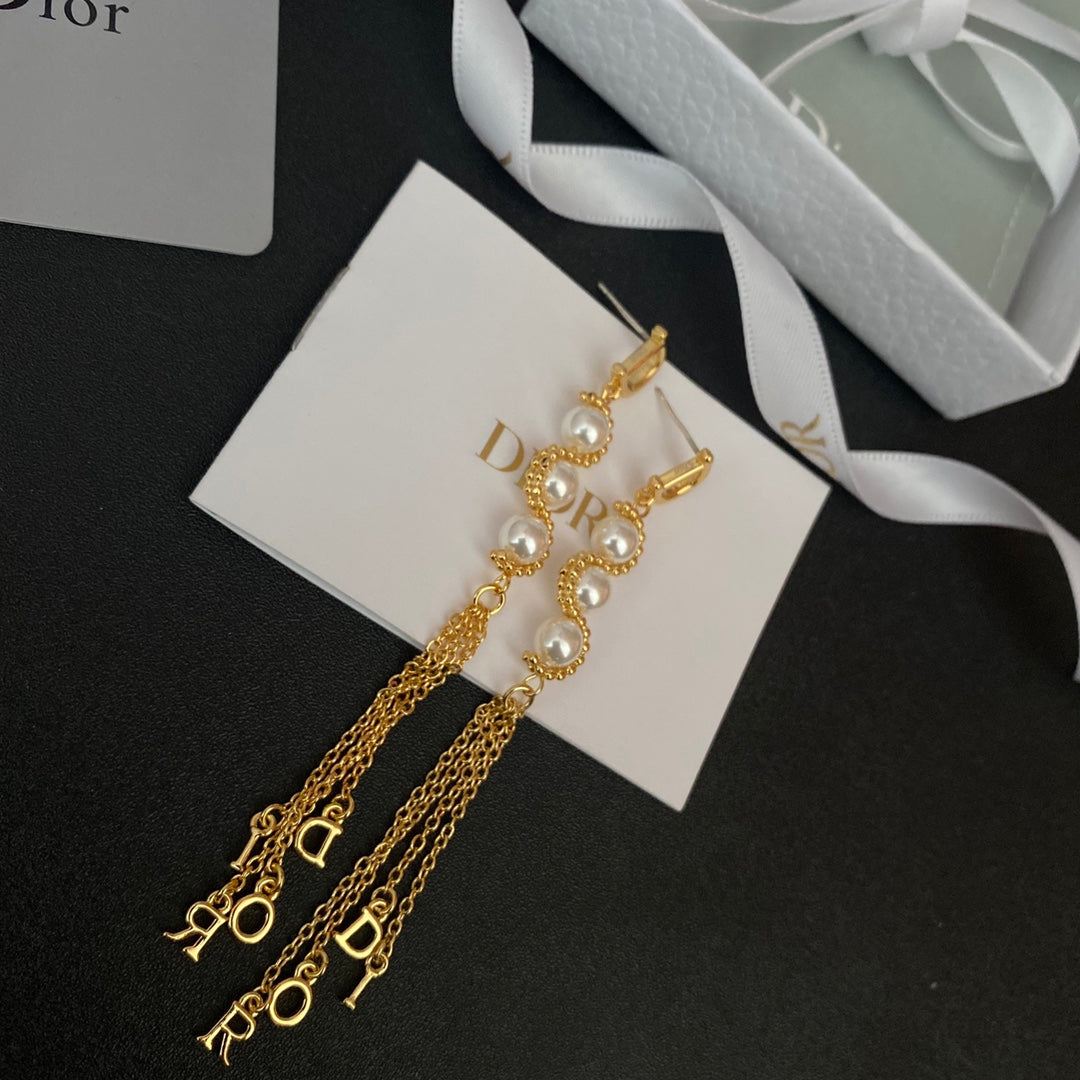 2025 Pearl Chain Earrings