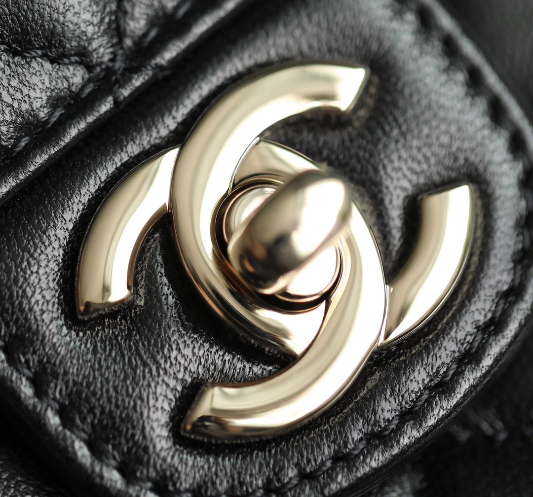 2025 Bag New Fashion Top-handle Bag W3832