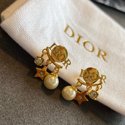 2025 Elegant pearl star crystal earrings