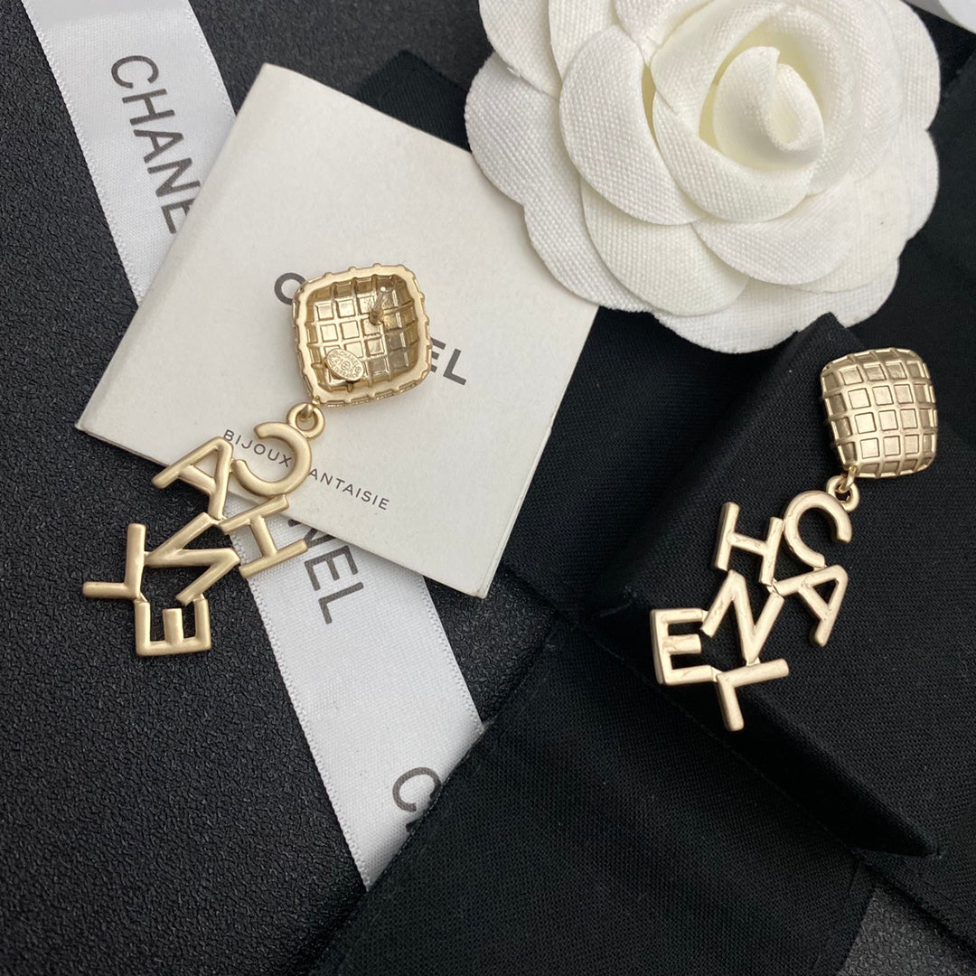 2025 Vintage Irregular Letter Drop Earrings