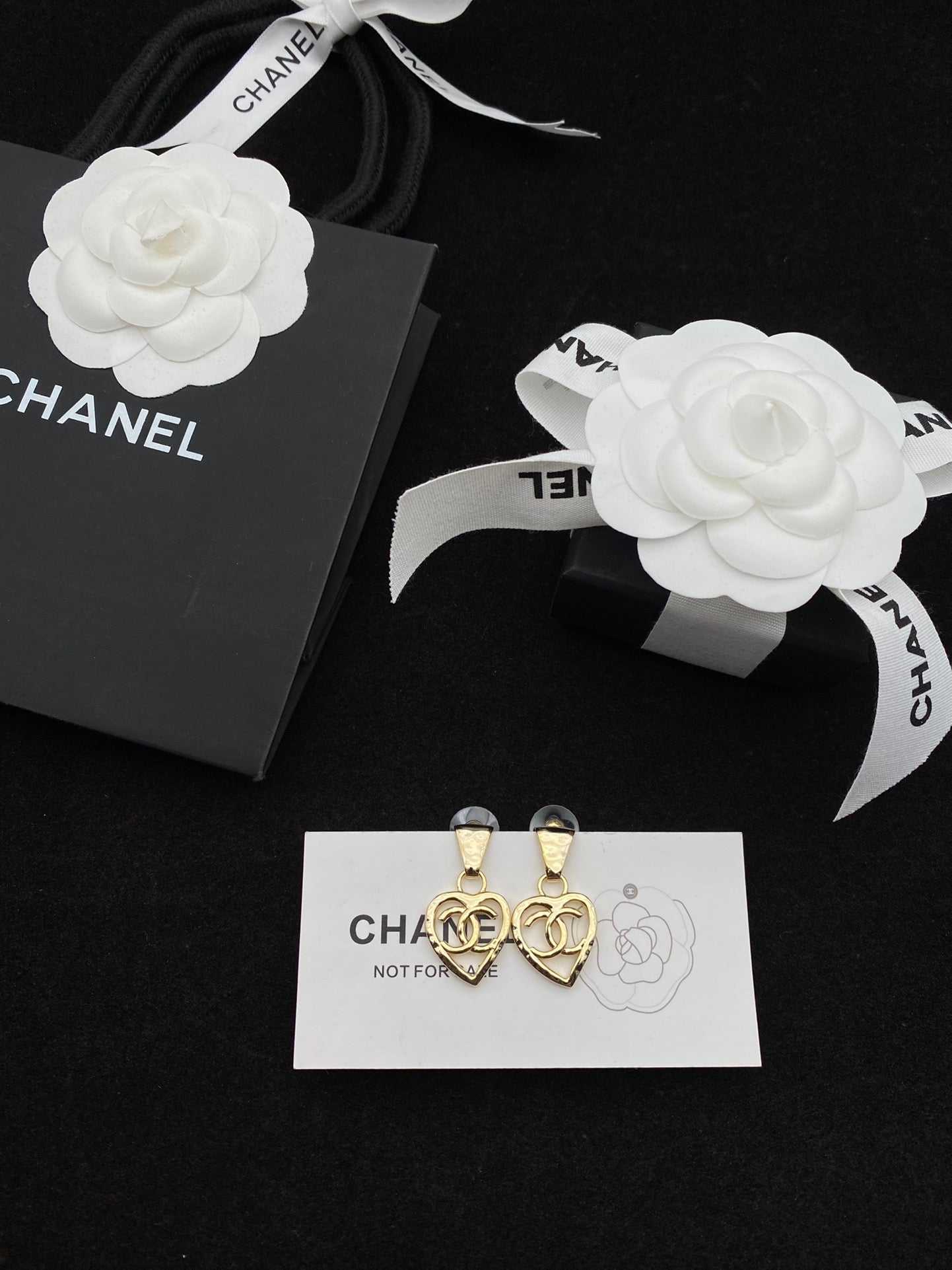 2025 Temperament Heart Hollow Earrings