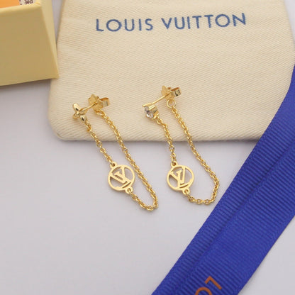 2025 Petit Asymmetric Chain Earrings