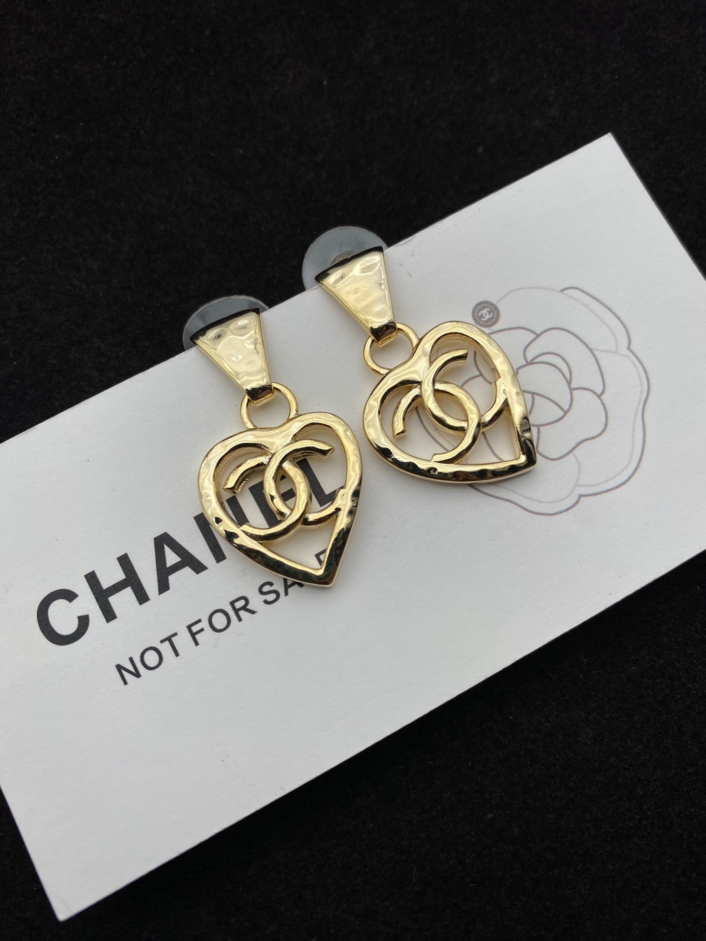 2025 Temperament Heart Hollow Earrings