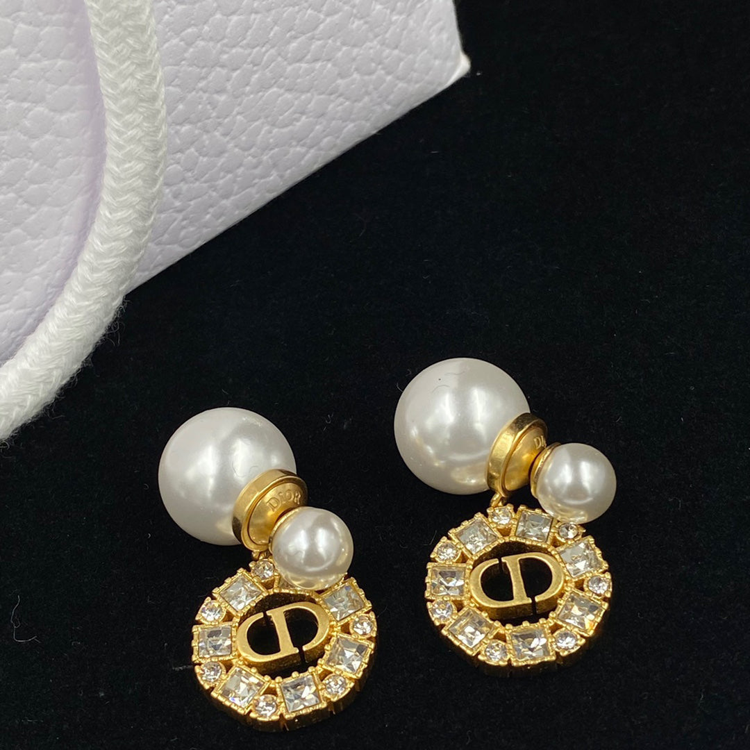 2025 Elegant Zircon Pearl Earrings