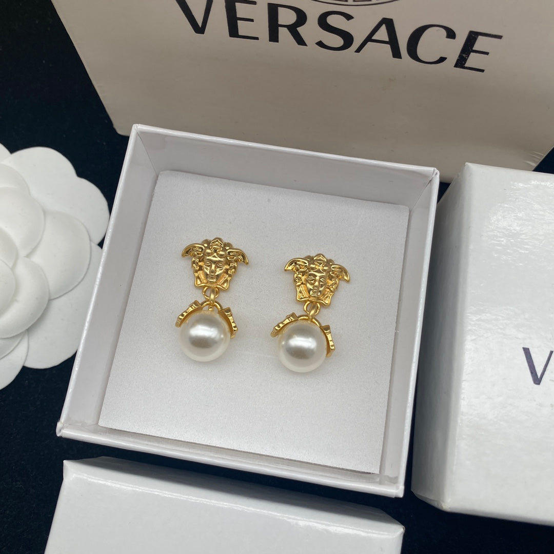 2025 Vintage Avatar Pearl Drop Earrings