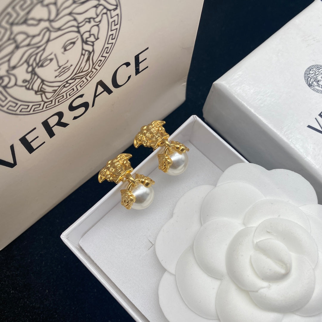 2025 Vintage Avatar Pearl Drop Earrings