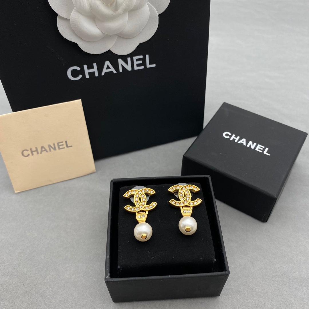 2025 Zircon Letter Pearl Earrings