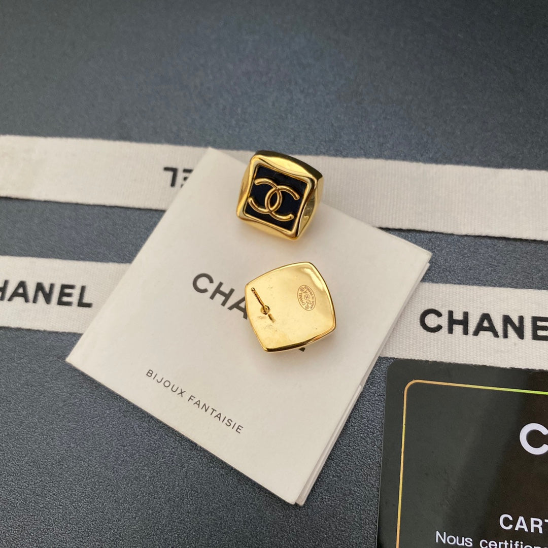 2025 Square Earrings