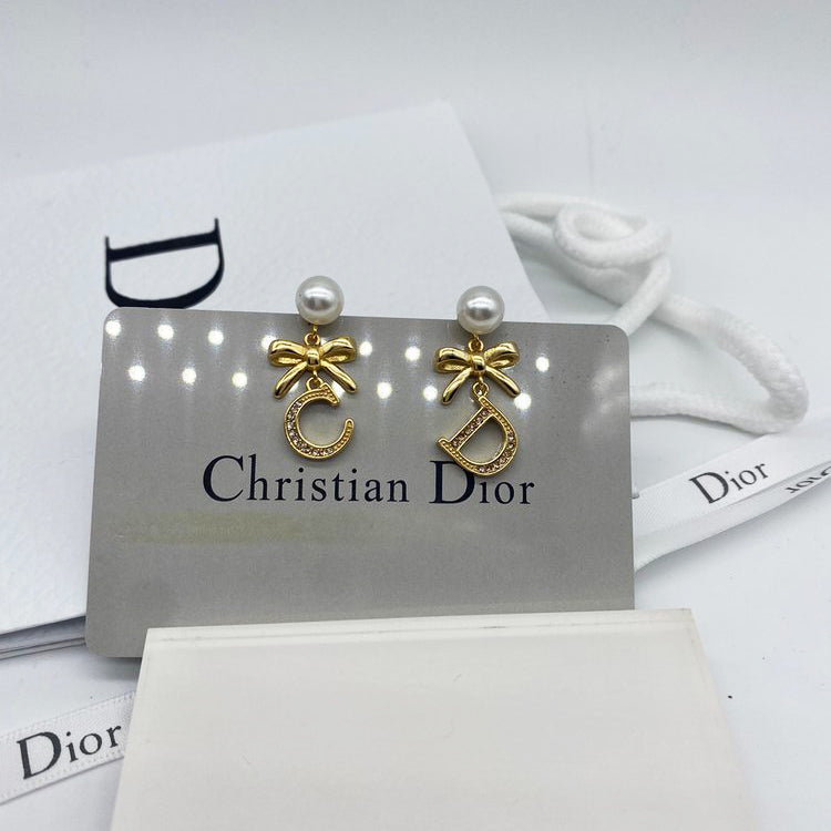 2025 Bow Pearl Earrings