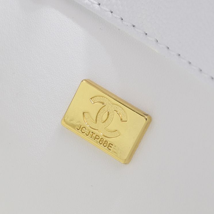 2025 Bag Classic Flap Bag W69