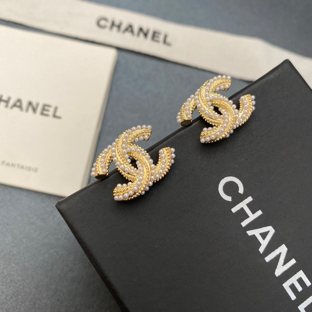 2025 Temperament Pearl Letter Stud Earrings