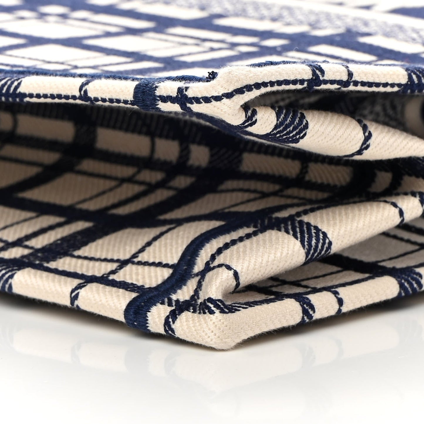 2025 Bag MEDIUM D BOOK TOTE