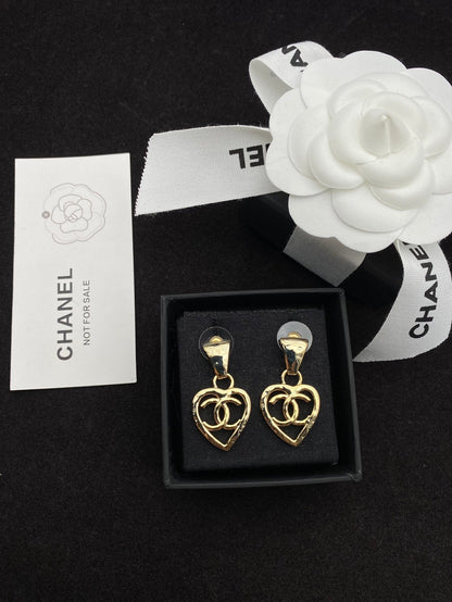 2025 Temperament Heart Hollow Earrings