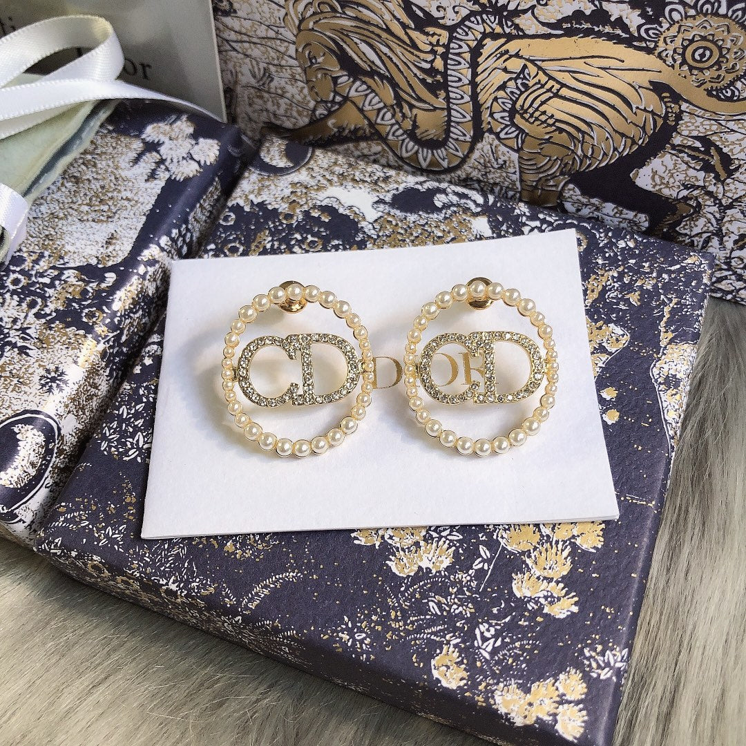 2025 Pearl Crystal Round Earrings